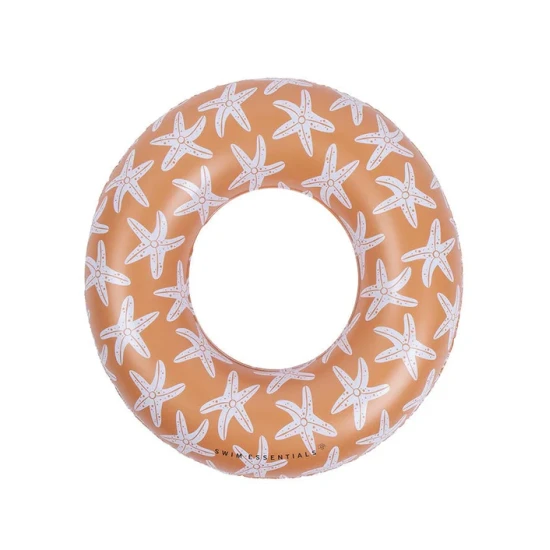 Veľké nafukovacie koleso od Swim Essential s motívom morských hviezdic je svojou veľkosťou určené približne pre deti od 6 rokov.