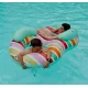 Veľké nafukovacie koleso od Swim Essential je svojou veľkosťou určené približne pre 2 deti od 6 rokov. Pokojne ho využijú aj tínedžeri, či dospelí na leňošenie a zábavu.