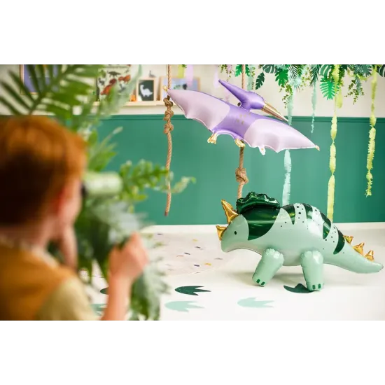 Balón s atraktívnym dizajnom s motívom dinosaura, čo zaujme každé dieťa.