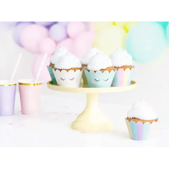Sada 6 kusov cupcakes v jemných pastelových odtieňoch oživí každú detskú oslavu.