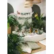 Krásna girlanda s nápisom Happy Birthday a rôznymi kreslenými dinosaurami. 