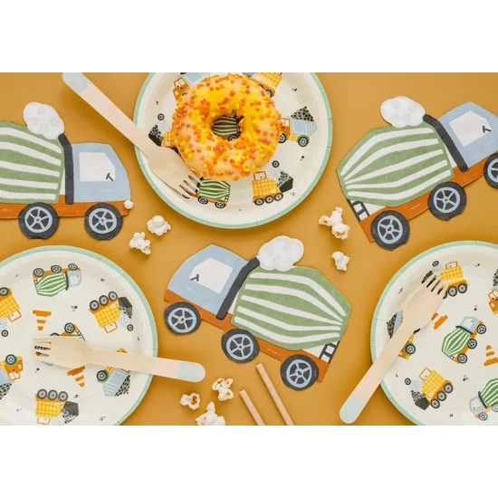Narodeninové taniere na detskú oslavu s motívom stavebné vozidlá.