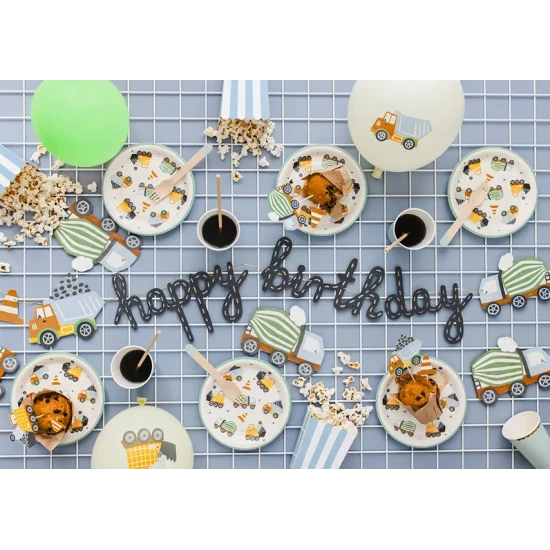 Narodeninové taniere na detskú oslavu s motívom stavebné vozidlá.