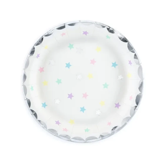 Tanieriky s motívom hviezd vhodné na každú narodeninovú oslavu.
