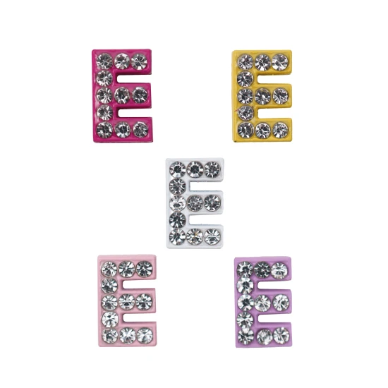 Prívesok písmeno E na detský náramok s menom Nojomojo