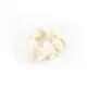Krémová gumička do vlasov Scrunchie pre malú slečnu.