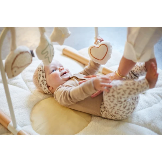 Childhome Kvetina – mäkká hracia deka do detskej izby