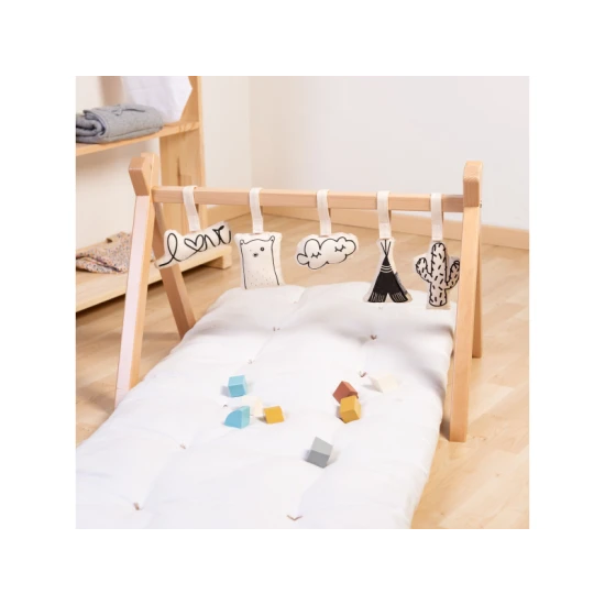 Childhome Natural – drevená hrazda Tipi Play na závesné hračky