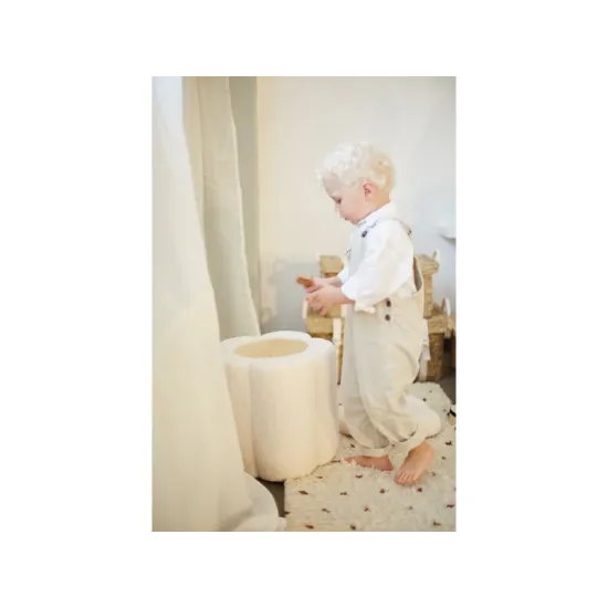 Praktický a štýlový úložný box pre detské hračky s kvetinou.