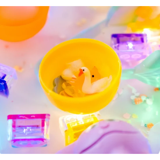 Glo Pals Senzorická fľaša Honey Bee: svietiaca hračka pre deti so žltým dizajnom.