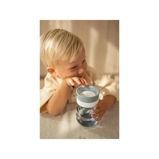 Kvalitný trénovací hrnček Little Dutch s jednoduchým čistením a objemom 300 ml s motívom lesa.