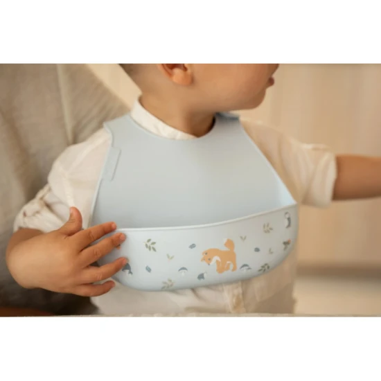 Detský silikónový podbradník Little dutch – Vhodný do umývačky aj na cestovanie