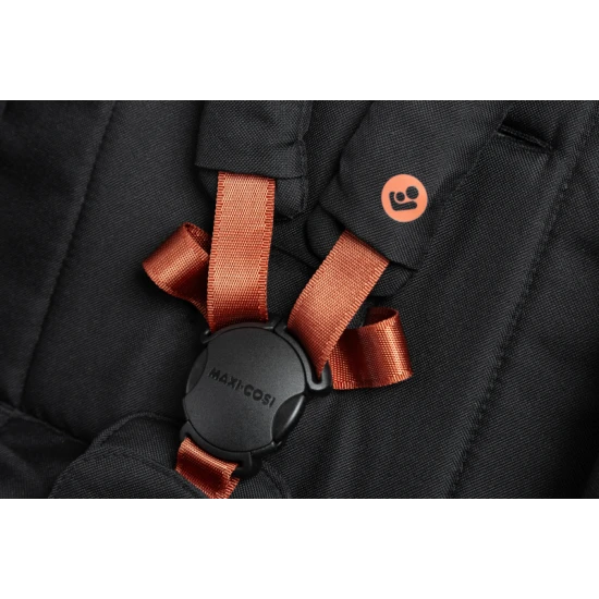Maxi-Cosi Oslo Carbon kočík Essential Black