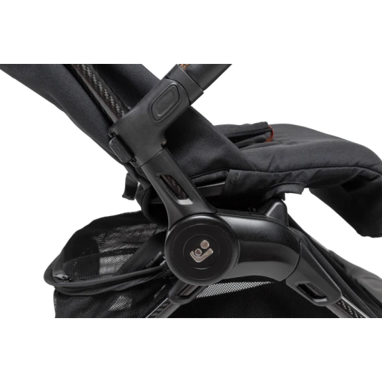 Maxi-Cosi Oslo Carbon kočík Essential Black