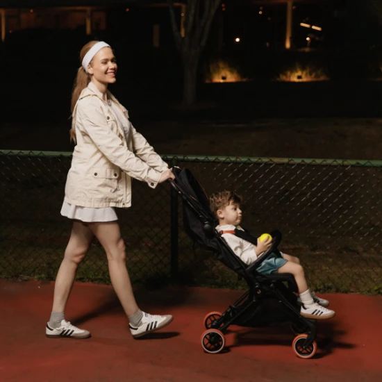 Maxi-Cosi Oslo Carbon kočík Essential Black