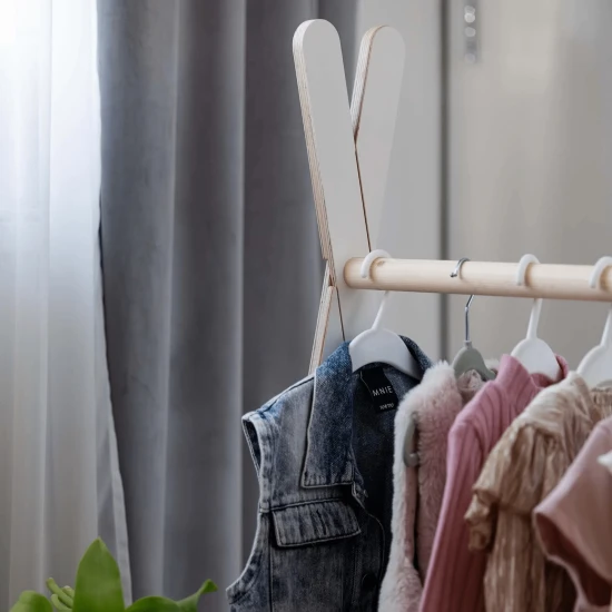 Detský drevený vešiak Tipi Hanger malý Detský drevený vešiak Tipi Hanger malý – MeowBaby WTHSW01