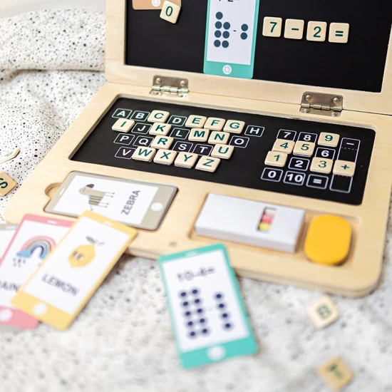 Drevený notebook s magnetickou tabuľou 