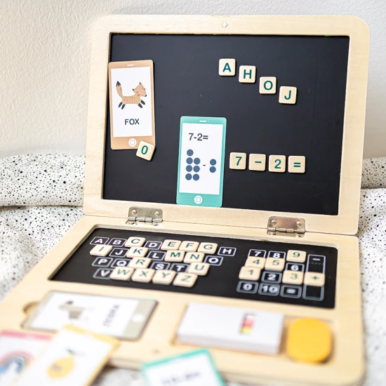 Drevený notebook s magnetickou tabuľou 