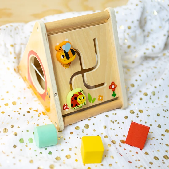 Drevený aktivity trojuholník